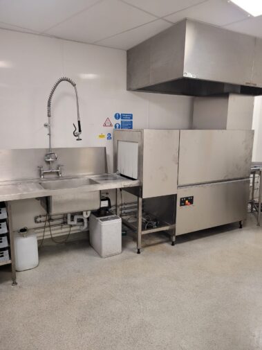 Outwood Academy Shafton Introduces Cutting-Edge Hobart Conveyor Rack Dishwasher for Enhanced Kitchen Efficiency