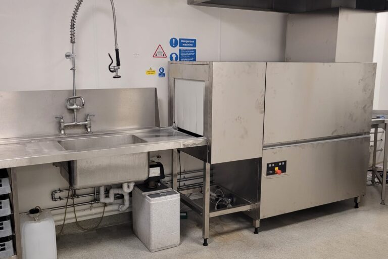 Outwood Academy Shafton Introduces Cutting-Edge Hobart Conveyor Rack Dishwasher for Enhanced Kitchen Efficiency